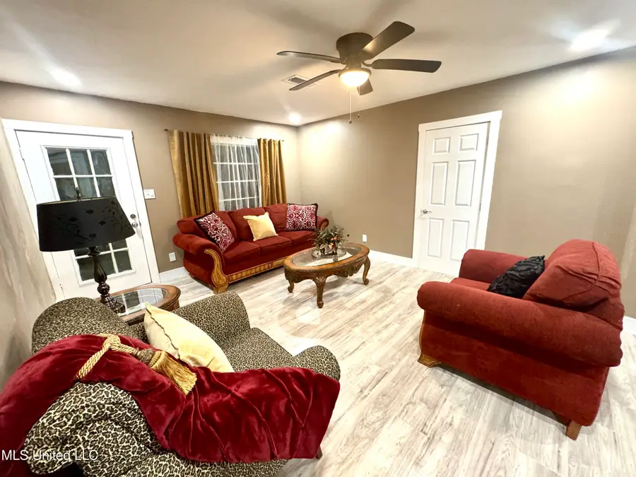 223 Second Avenue, Vicksburg, MS 39183 - Image #3