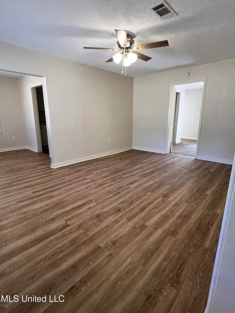 301 Cooper Road, Jackson, MS 39212 - Image #3