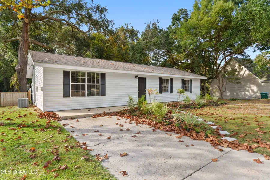 11 Fleetwood Place, Ocean Springs, MS 39564 - Image #2