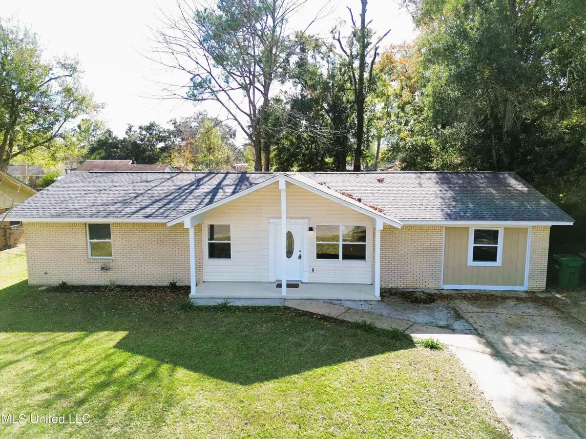 16301 Trenton Drive, Biloxi, MS 39532 - Image #1