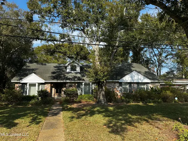 3911 Washington Avenue, Pascagoula, MS 39581