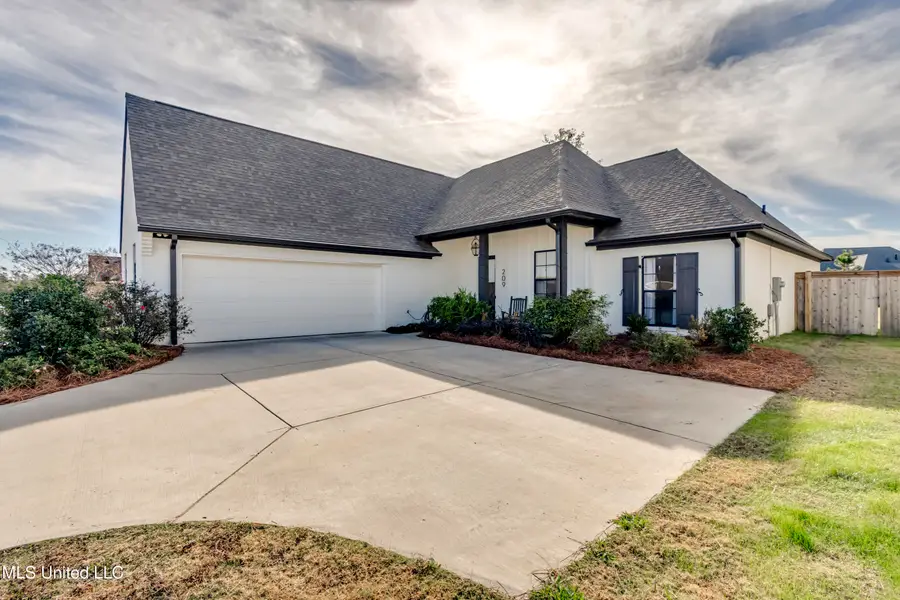 209 Herons Bay Circle, Madison, MS 39110 - Image #3