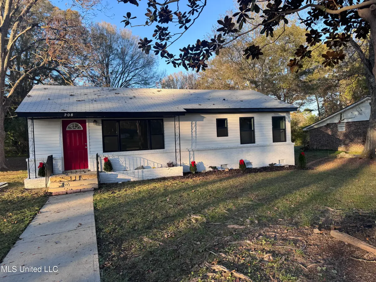 208 Bowden Street, Senatobia, MS 38668 - Image #1