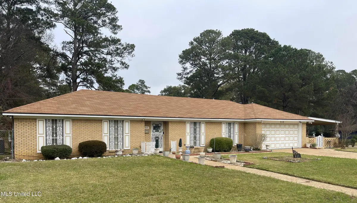 910 Watkins Place, Jackson, MS 39206 - Image #1