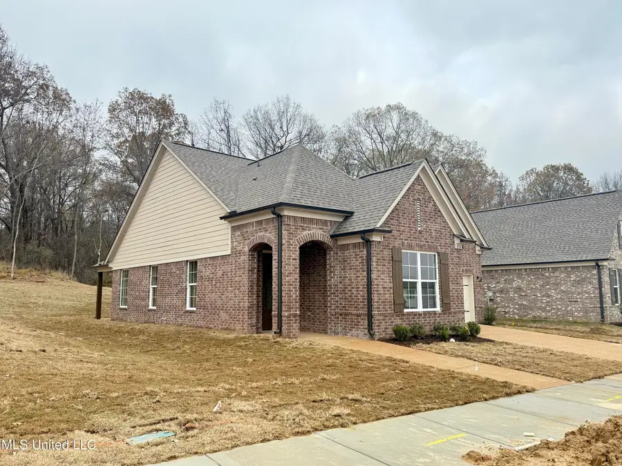 636 Tallahatchie Street, Nesbit, MS 38651 - Image #2