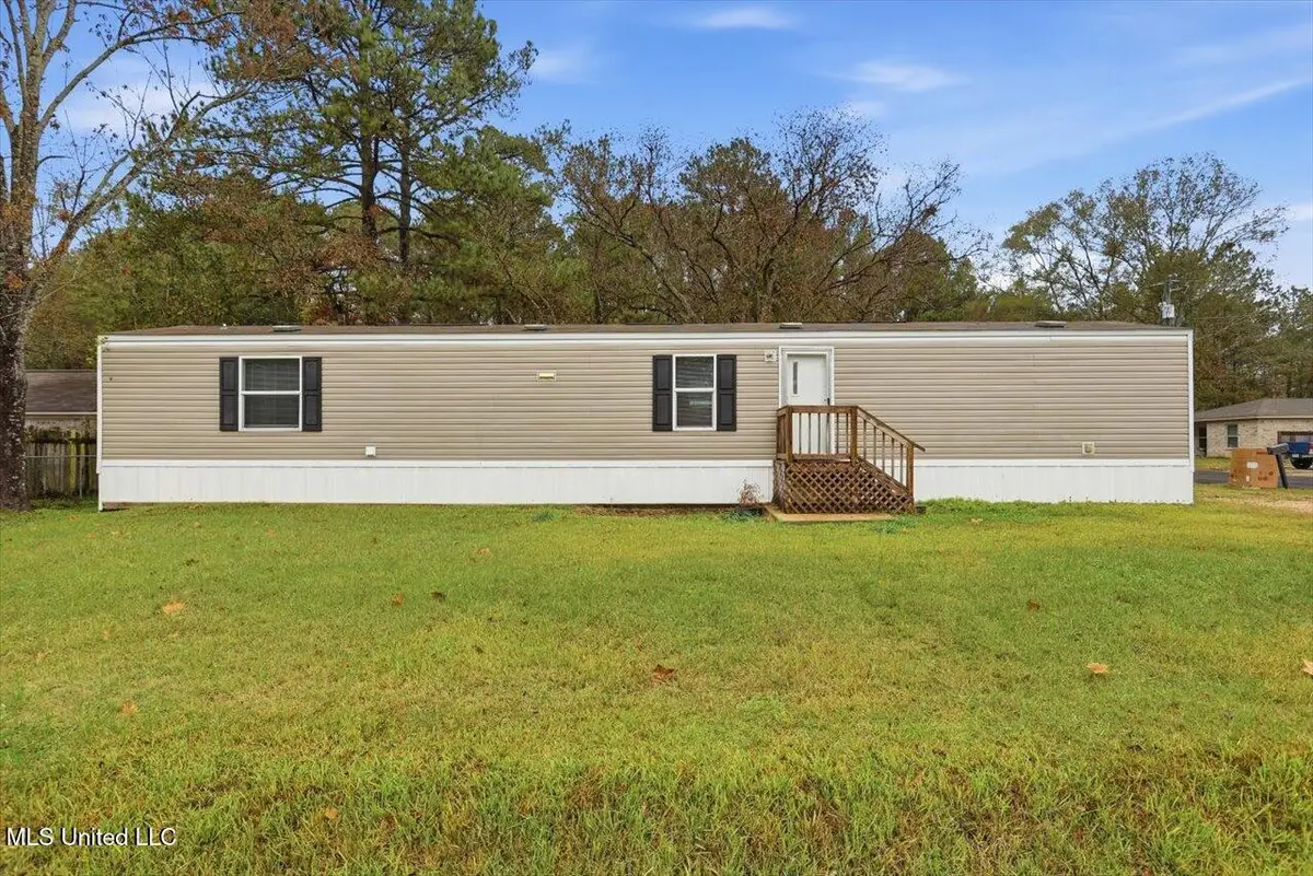 106 Robin Lane, Richland, MS 39218 - Image #1