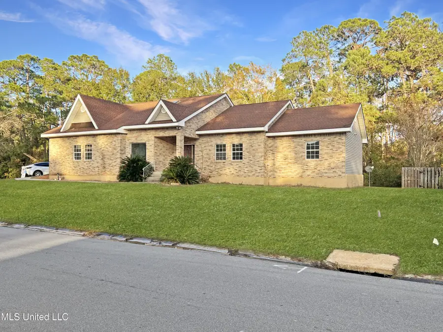 528 Royal Oak Drive, Pass Christian, MS 39571 - Image #2