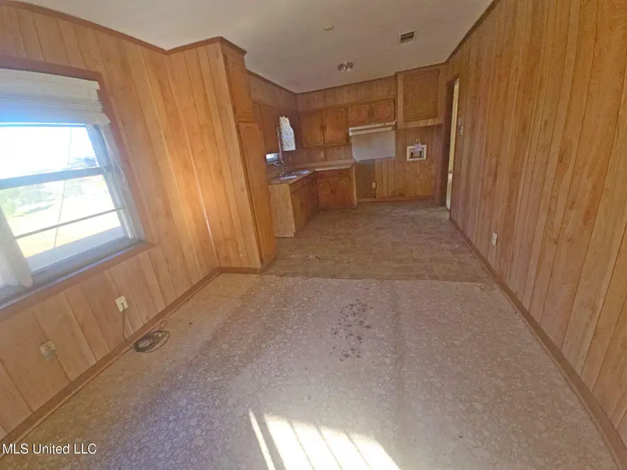 206 Hoover Street, Belzoni, MS 39038 - Image #2
