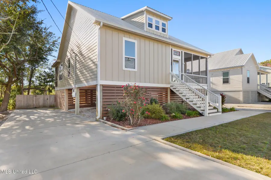 105 Adrienne Court, Waveland, MS 39576 - Image #2