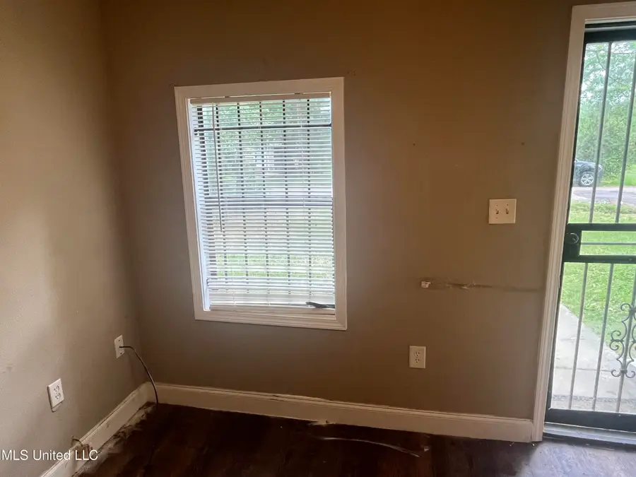215 Vandergriff Street, Jackson, MS 39209 - Image #2