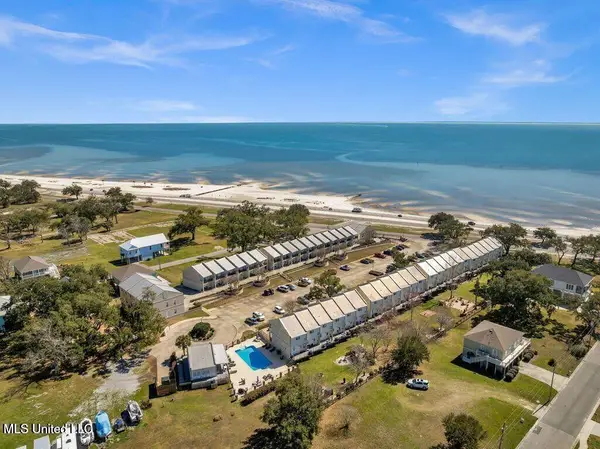 548 W Beach Boulevard, Long Beach, MS 39560
