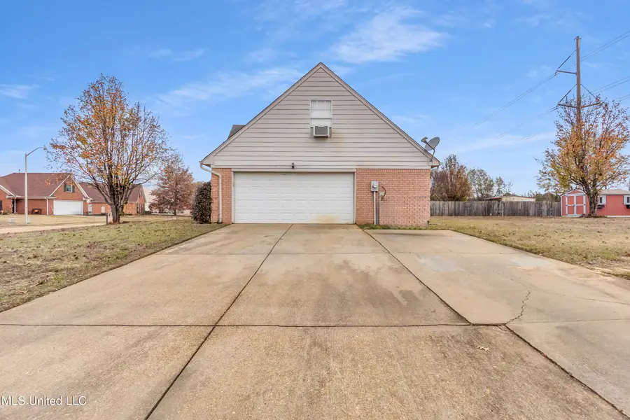 124 Oakleigh Drive, Batesville, MS 38606 - Image #3