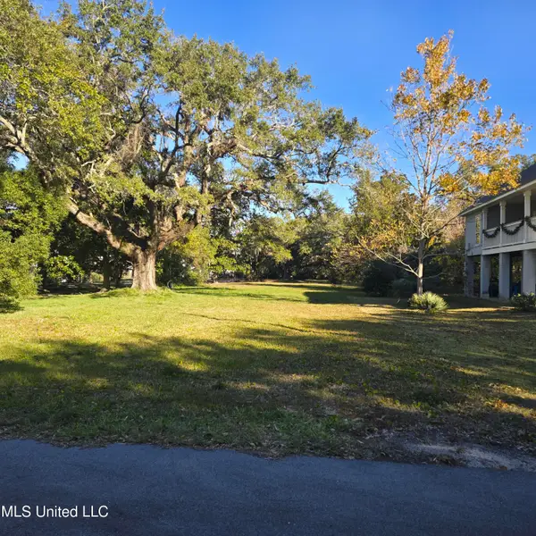 713 Farnsworth Avenue, Pascagoula, MS 39567