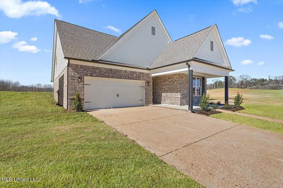 763 W Quitman Court, Nesbit, MS 38651 - Image #2