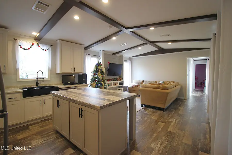 5220 Hwy 43 N Highway, Carriere, MS 39426 - Image #2