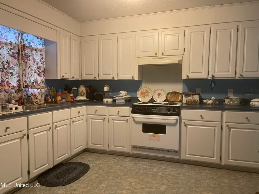 226 Avalon Street, Brookhaven, MS 39601 - Image #2