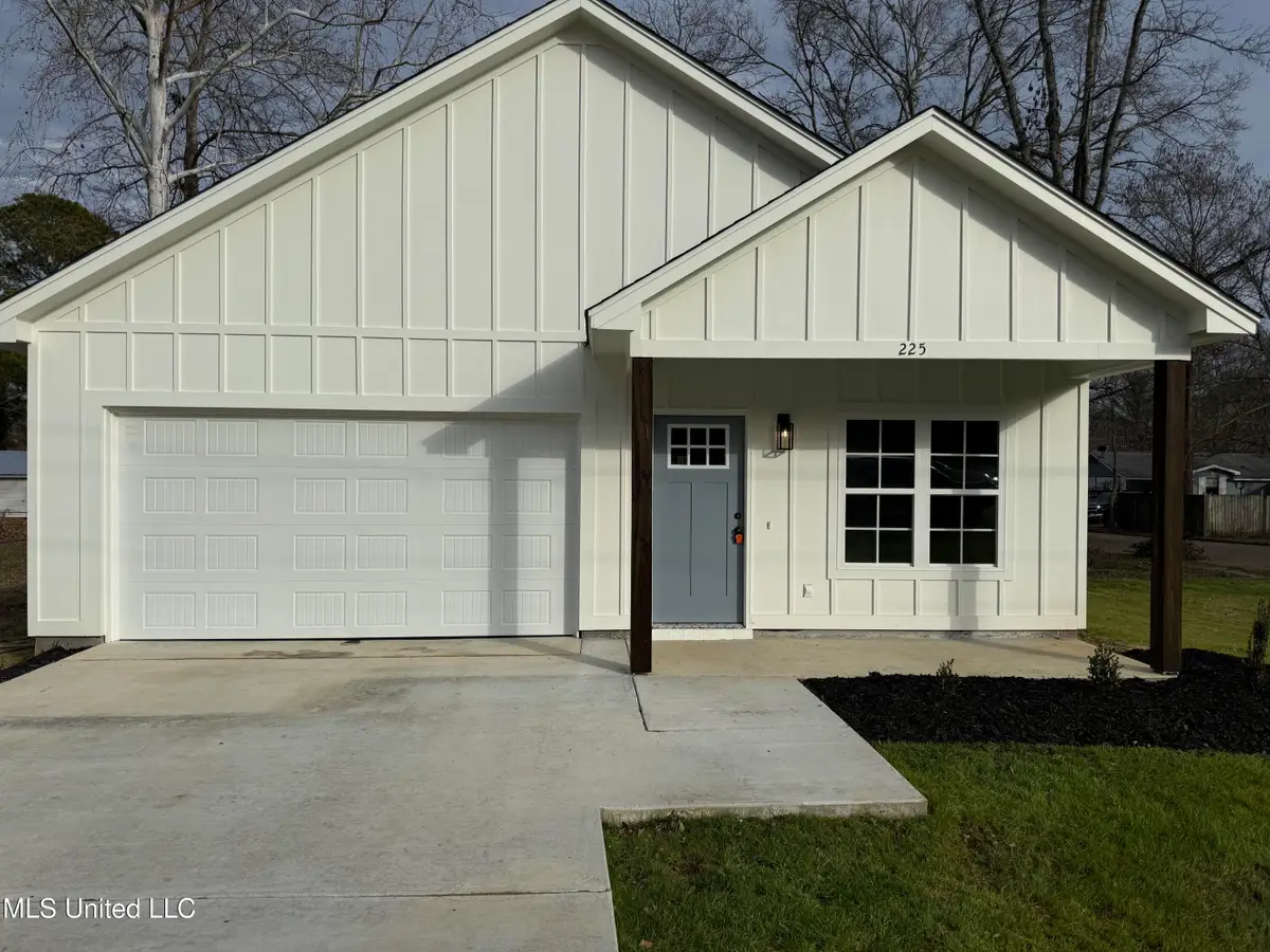 225 SE 7th Avenue, Magee, MS 39111 - #1