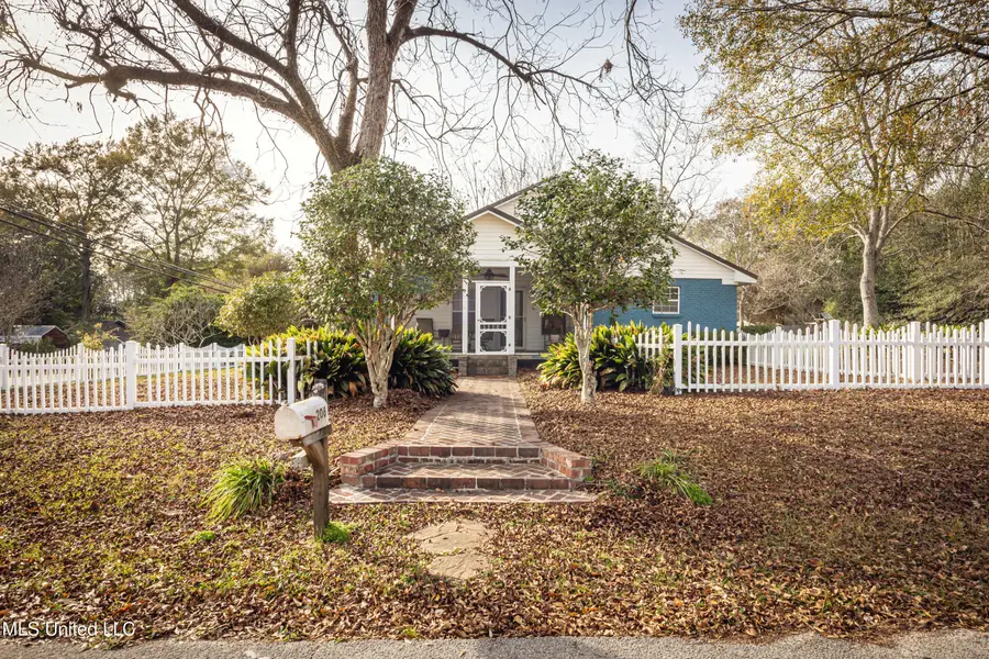 206 N Fifth Street, Wiggins, MS 39577 - #2