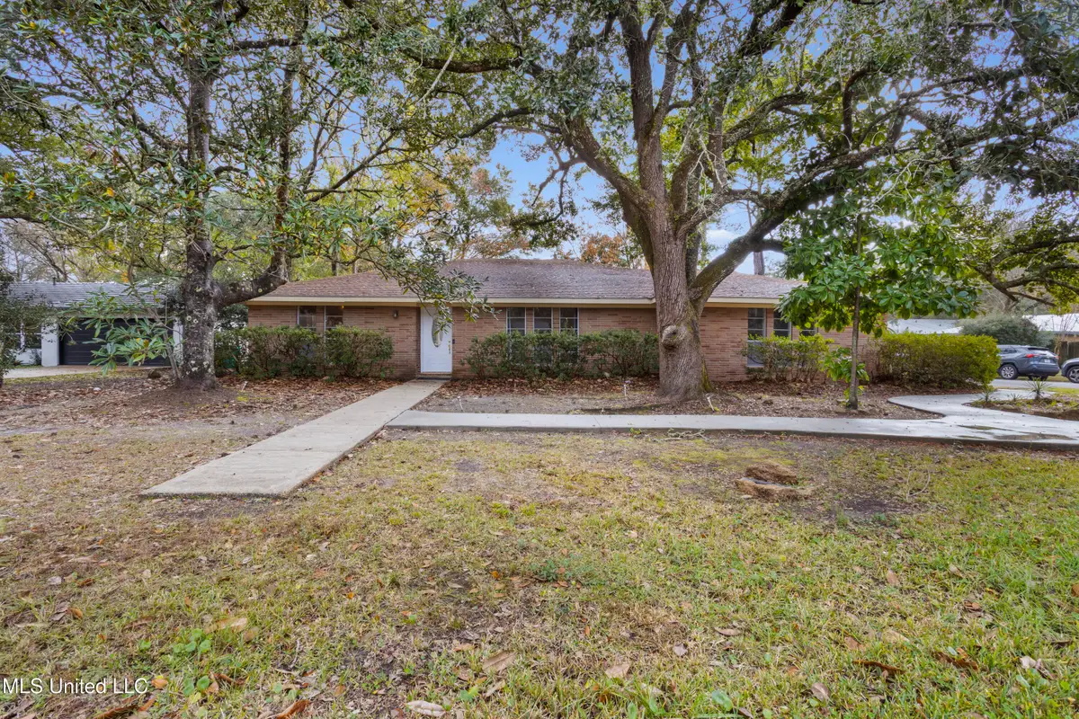 831 Graveline Road, Gautier, MS 39553 - #1