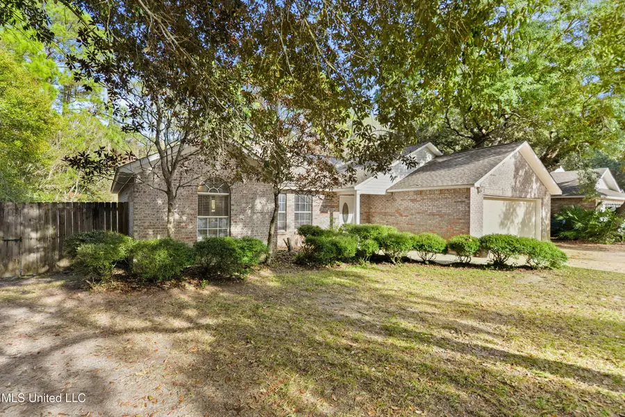 612 Oak Street, Ocean Springs, MS 39564 - #2