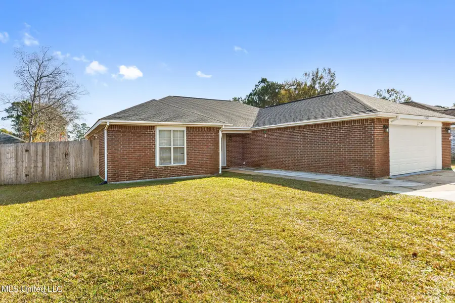 3304 N 8th Street, Ocean Springs, MS 39564 - Image #2