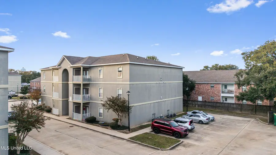 310 Holcomb Boulevard, Ocean Springs, MS 39564 - Image #2