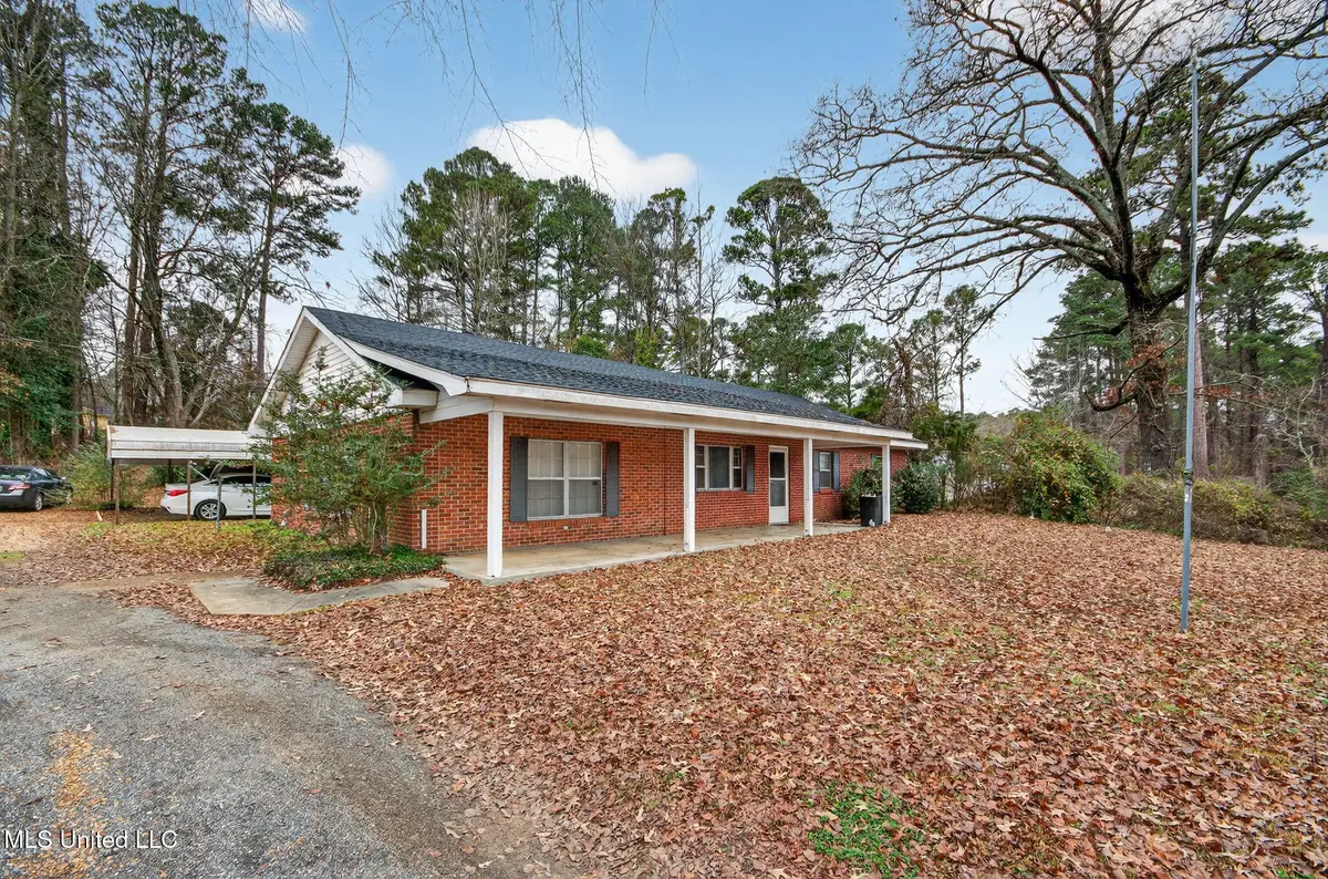 904 Pecan Avenue, Philadelphia, MS 39350 - Image #1