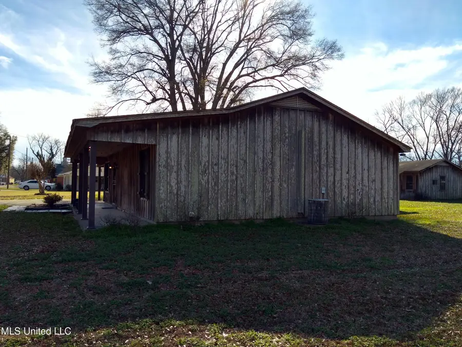 207 N Fulton Avenue, Isola, MS 38754 - Image #3