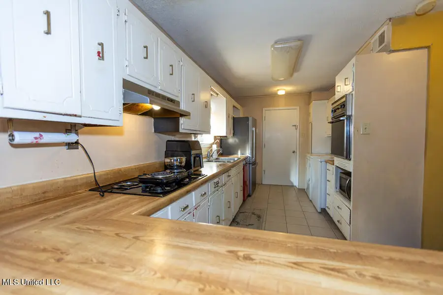 8131 Oakbrook Drive, Southaven, MS 38671 - Image #3