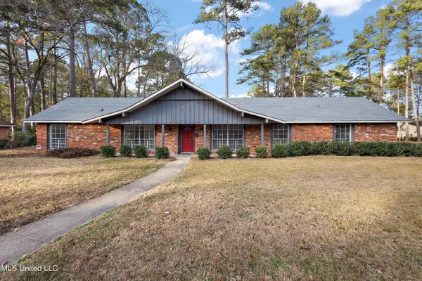 5276 Saratoga Drive, Jackson, MS 39211