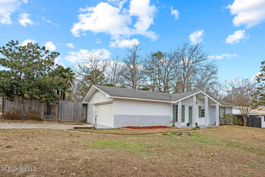 443 Tina Lane, Pearl, MS 39208 - Image #2