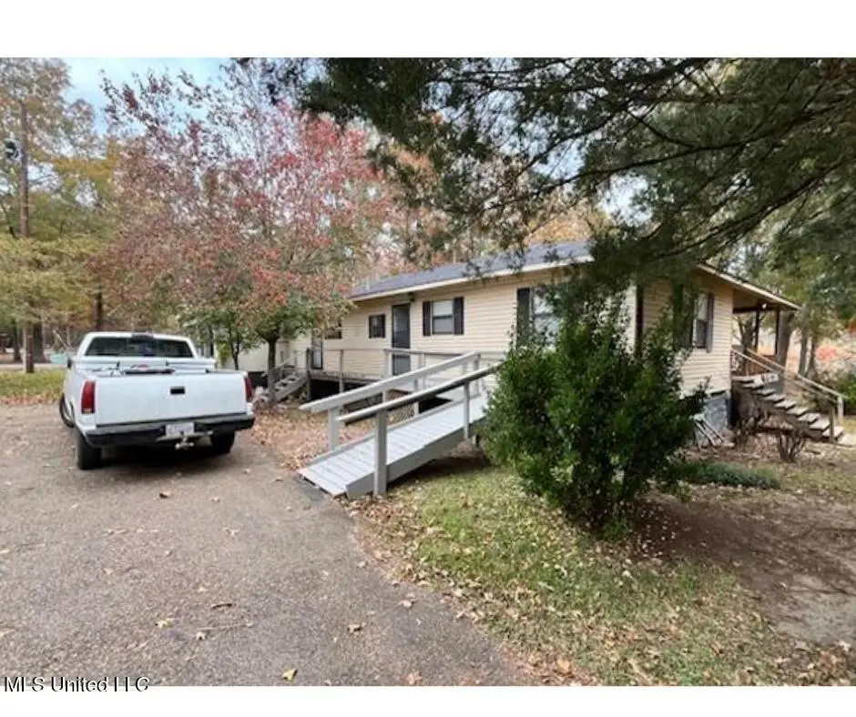 126 Lakeshore Court, Pelahatchie, MS 39145 - Image #1