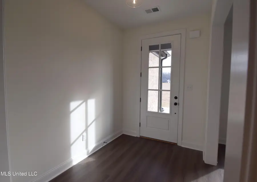 161 Centerline Roper Loop, Byhalia, MS 38611 - Image #2