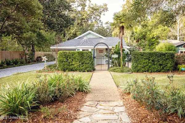 703 Mosley Street, Ocean Springs, MS 39564