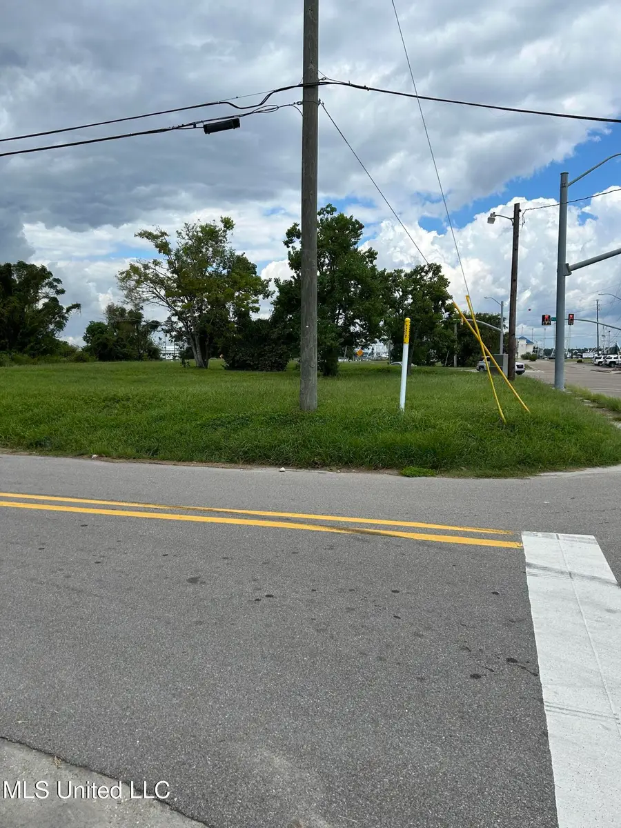 460 Hill Street, Biloxi, MS 39530 - Image #3