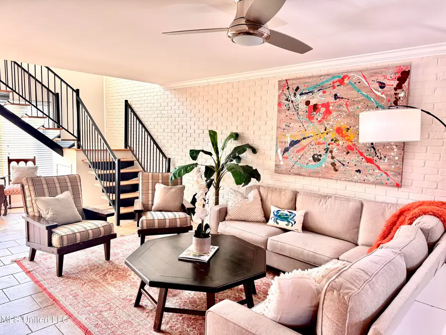 527 Front Beach Drive, Ocean Springs, MS 39564 - Image #3