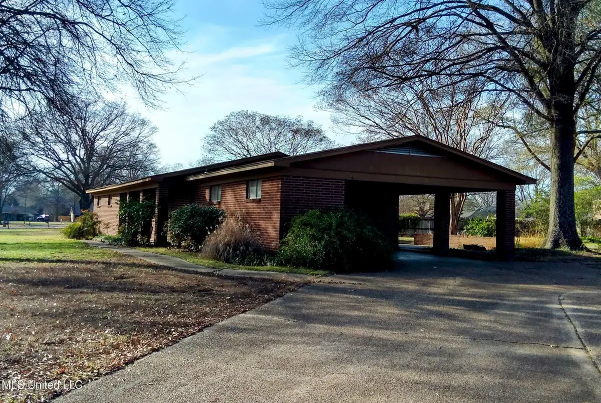 311 S Mac Arthur Circle, Indianola, MS 38751 - Image #1