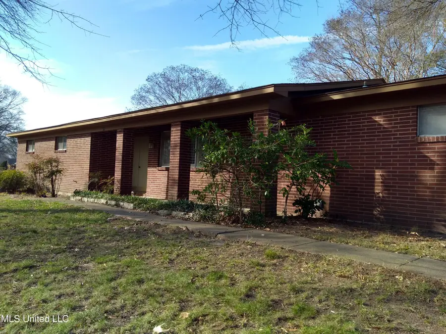 311 S Mac Arthur Circle, Indianola, MS 38751 - Image #3
