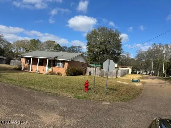 813 Meadowbrook Lane, Tylertown, MS 39667