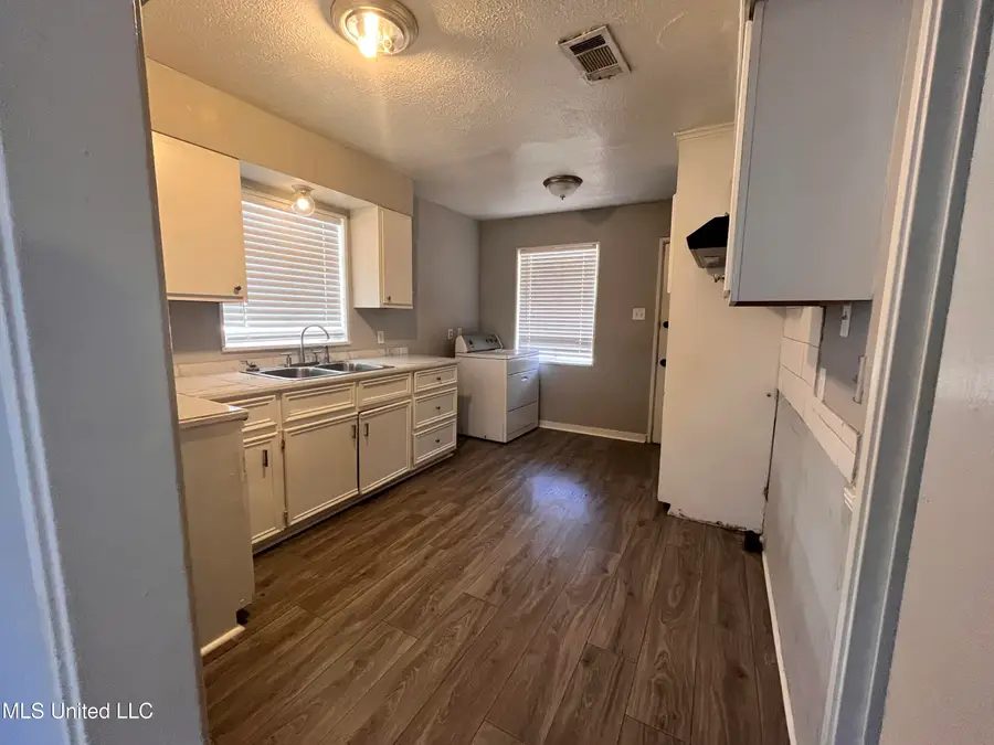 2920 Oak Forest Drive, Jackson, MS 39212 - #3