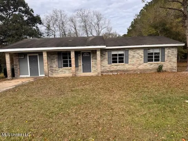 4221 Knowles Avenue, Moss Point, MS 39562