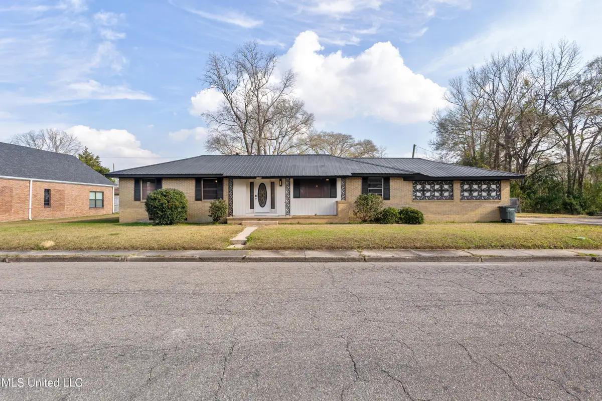 1116 West Avenue, Columbia, MS 39429 - Image #1