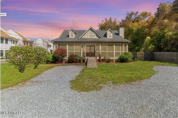 114 Menge Avenue, Pass Christian, MS 39571