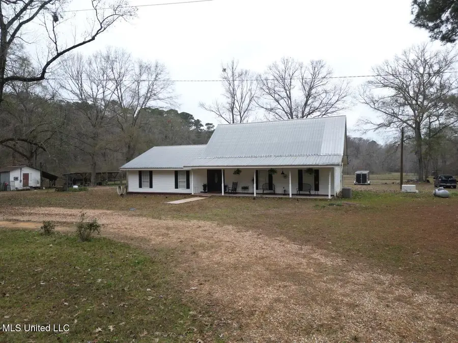 7035 Robertson Road, Meadville, MS 39653 - Image #2