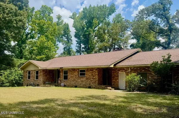 824 Northwest Avenue, McComb, MS 39648