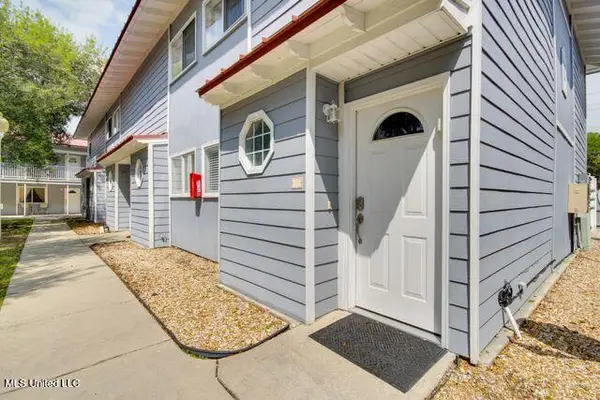 1664 Beach Boulevard, Biloxi, MS 39531