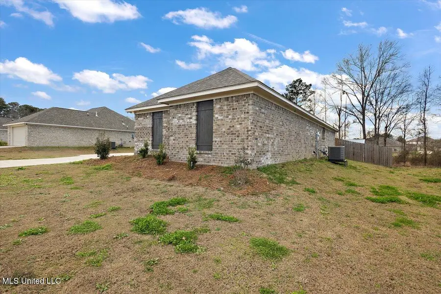 109 Brunswick Cove, Canton, MS 39046 - Image #2
