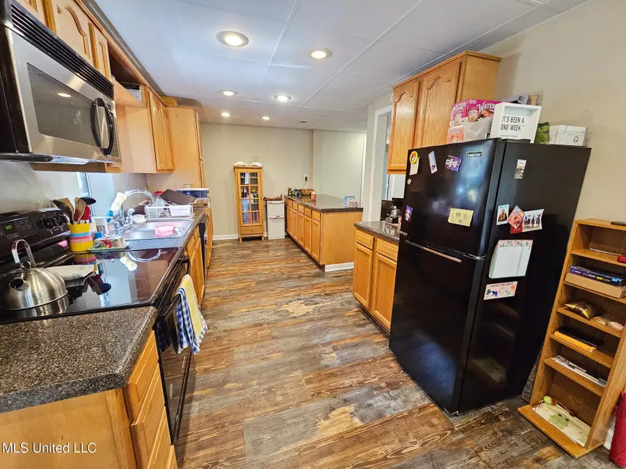 906 W Lakeshore Drive, Carriere, MS 39426 - Image #3