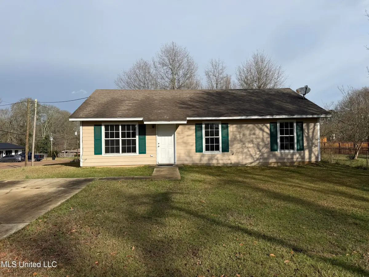 211 NE 3rd Street, Magee, MS 39111 - Image #1