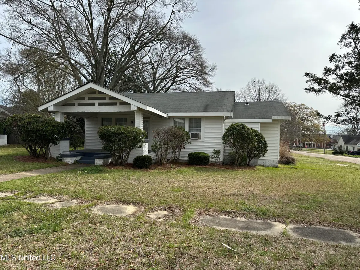 305 NW 3rd Avenue, Magee, MS 39111 - Image #1